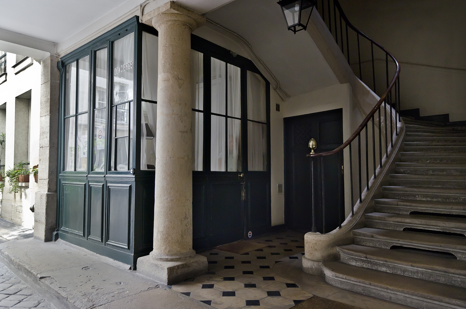 Manuela - Nadège Abadie